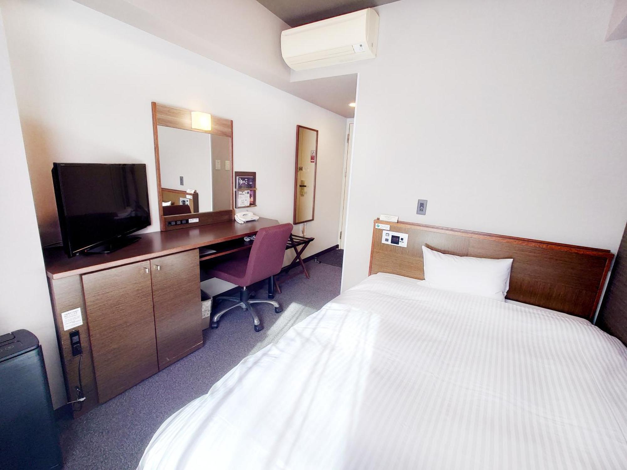 Hotel Route-Inn Komagane Inter Екстер'єр фото